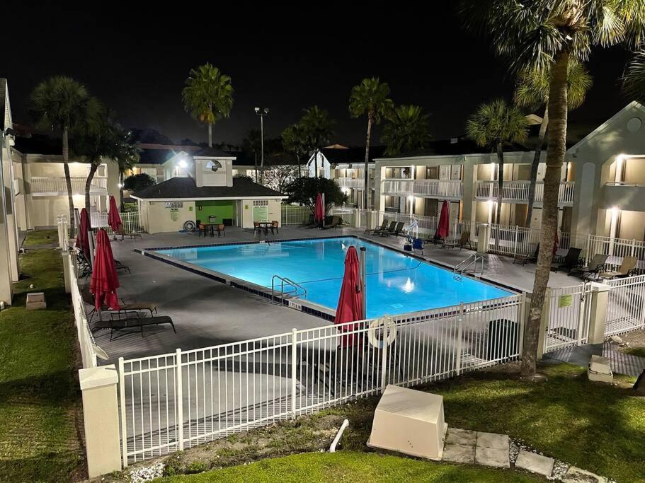 Newly Room In Cozy Hotel With Super Location To The Parks Kissimmee Extérieur photo